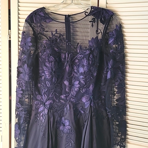 TERI JON RICKIE FREEMAN EGGPLANT/NAVY COLOR LACE ILLUSIONS FORMAL DRESS SZ6 - Picture 5 of 16